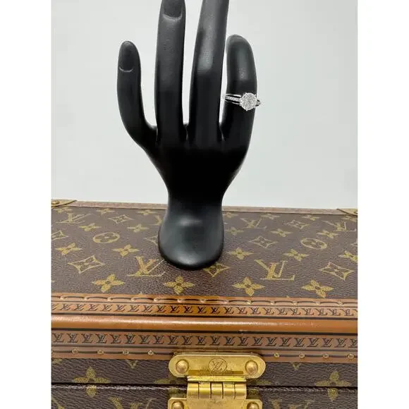 Cubic zirconia ring size 7 585 white gold 2 grams - Picture 4 of 5